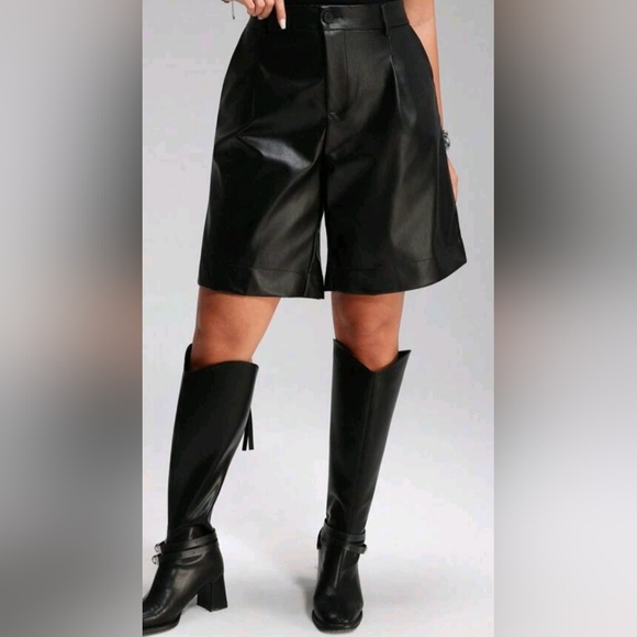 SHEIN Plus Casual PU Shorts - Picture 4 of 4
